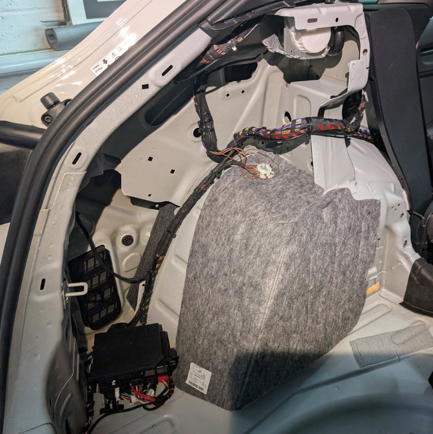 Q3 F3 – Genuine OEM Swivel Towbar Retrofit